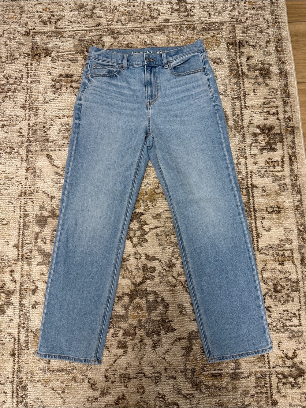 American Eagle Outfitters Light Wash Super High-Rise Straight Leg Jeans -6 SHORT